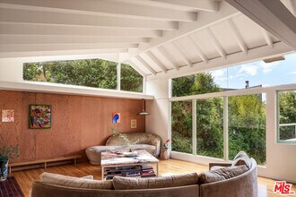 2764 Outpost Dr in Los Angeles, CA - Building Photo - Building Photo