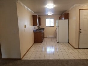 12480 SW Gingham Ln, Unit D - Upstairs in Beaverton, OR - Foto de edificio - Building Photo