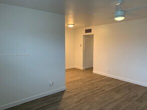 2300 Pierce St in Hollywood, FL - Building Photo - Building Photo