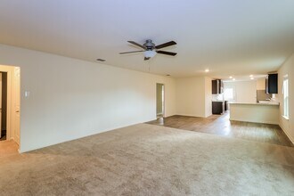 12025 Claudette St in San Antonio, TX - Foto de edificio - Building Photo