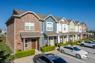 Towne Park Apartments in Springdale, AR - Foto de edificio - Building Photo