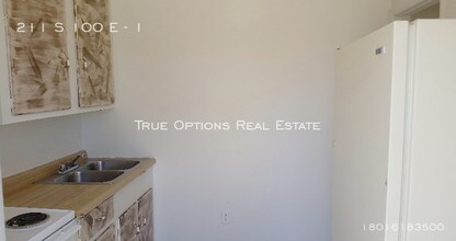 211 S 100 E-Unit -1 in Blanding, UT - Building Photo - Building Photo