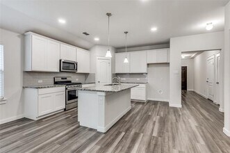 9013 Zubia Ln in Fort Worth, TX - Building Photo - Building Photo