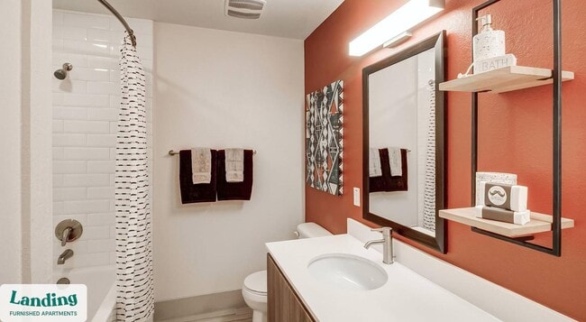 2323 E Highland Ave in Phoenix, AZ - Building Photo - Building Photo