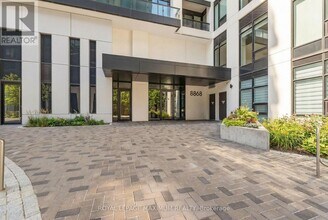 8868 Yonge St in Richmond Hill, ON - Building Photo - Building Photo