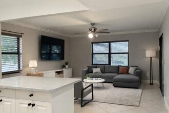 9521 Boca Cove Cir in Boca Raton, FL - Building Photo - Building Photo