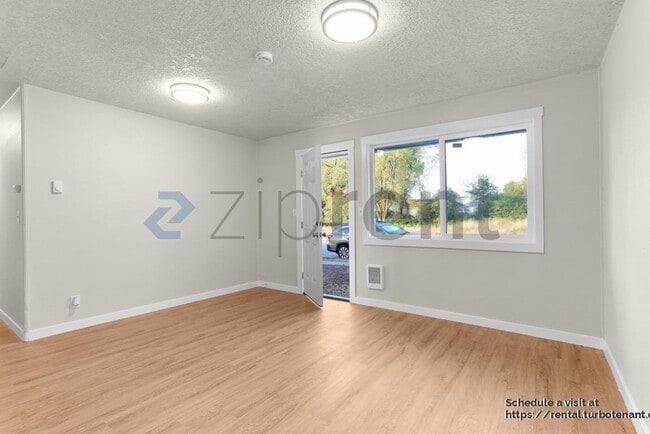 property at 1502 Kirkland Ave NE