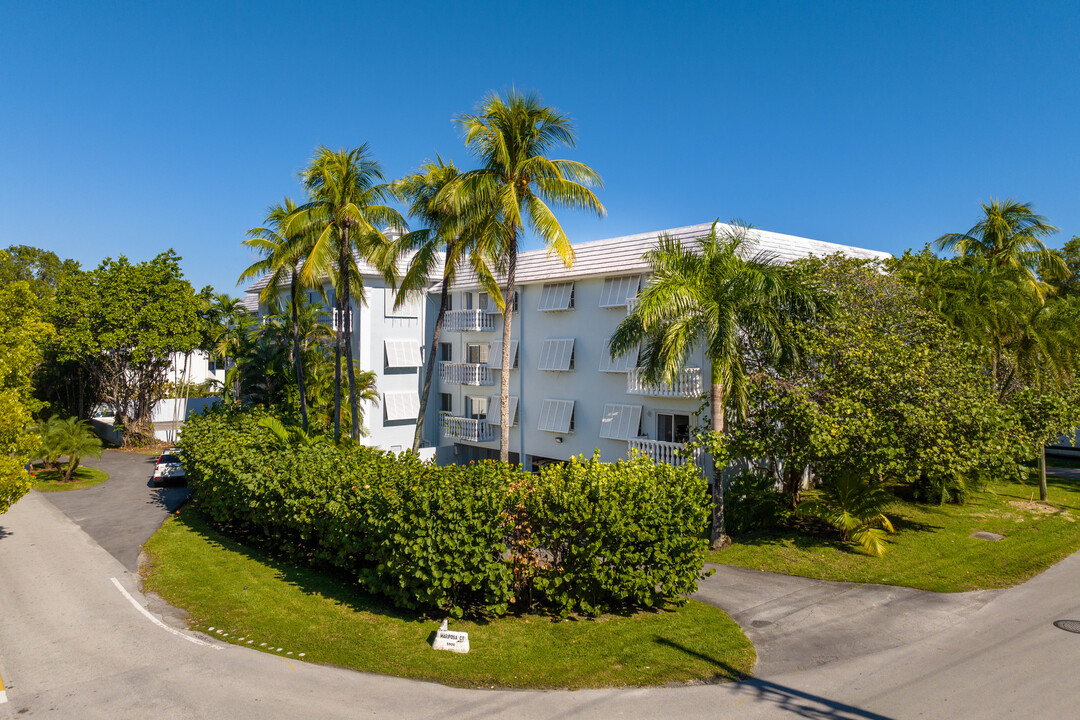 Royal Caribbean Condominiums in Coral Gables, FL - Foto de edificio