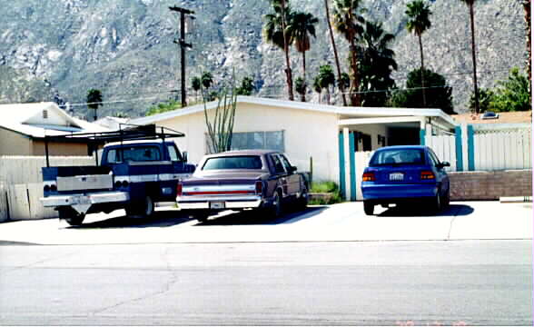 551 S Camino Real in Palm Springs, CA - Foto de edificio - Building Photo