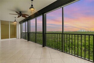 455 Cove Tower Dr, Unit 902 in Naples, FL - Building Photo