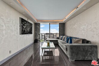 343 Pioneer Dr in Glendale, CA - Building Photo - Building Photo