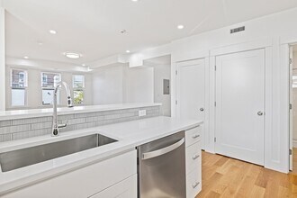 406 Columbia St in Cambridge, MA - Building Photo - Building Photo