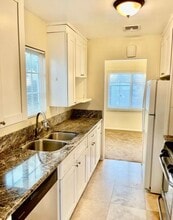 8157 Yarmouth Ave in Reseda, CA - Building Photo - Building Photo