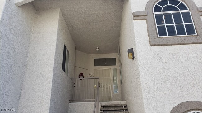 property at 3125 N Buffalo Dr