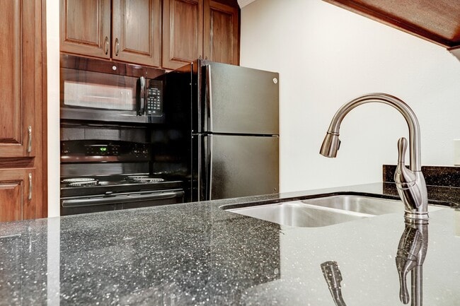 property at 611 Hawthorne St