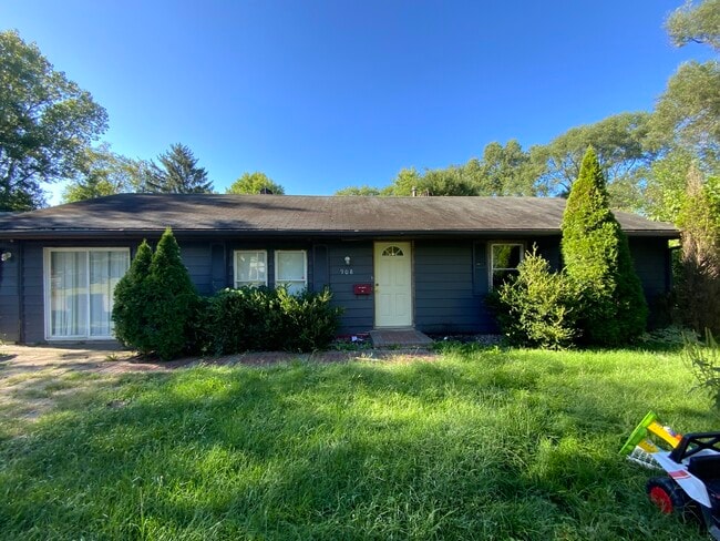 property at 908 Shasta Dr
