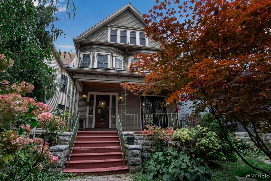345 Richmond Ave in Buffalo, NY - Building Photo