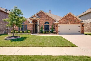 9801 Saltbrush St in Fort Worth, TX - Building Photo