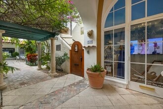 250 Worth Ave in Palm Beach, FL - Building Photo - Building Photo