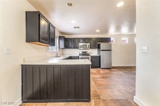 4706 Pinon Pointe Rd in Las Vegas, NV - Building Photo - Building Photo