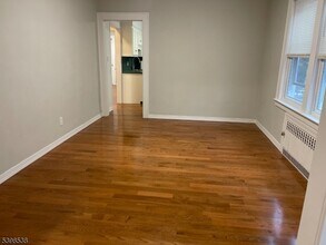 76 Kirk St in West Orange, NJ - Building Photo - Building Photo