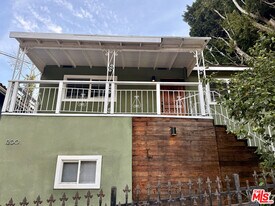 1200 Laveta Terrace in Los Angeles, CA - Building Photo