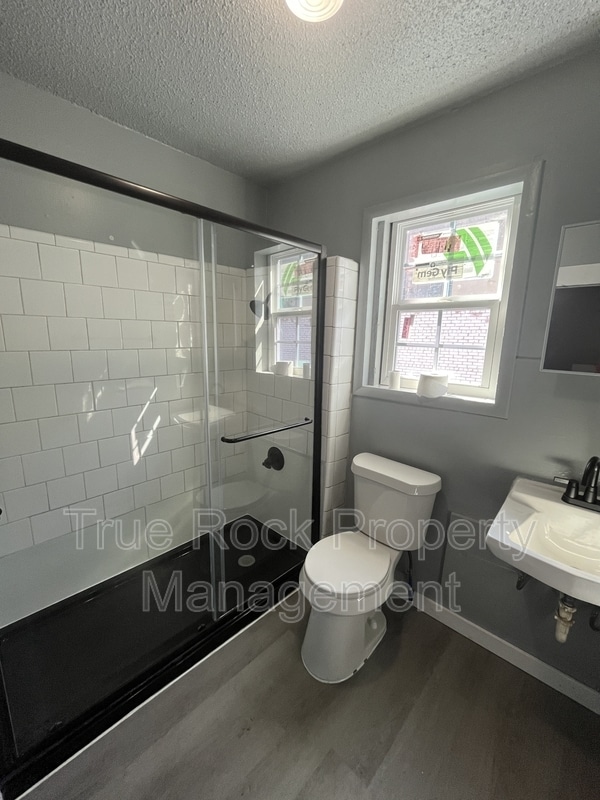 405 W 10th St in Ada, OK - Building Photo - Building Photo