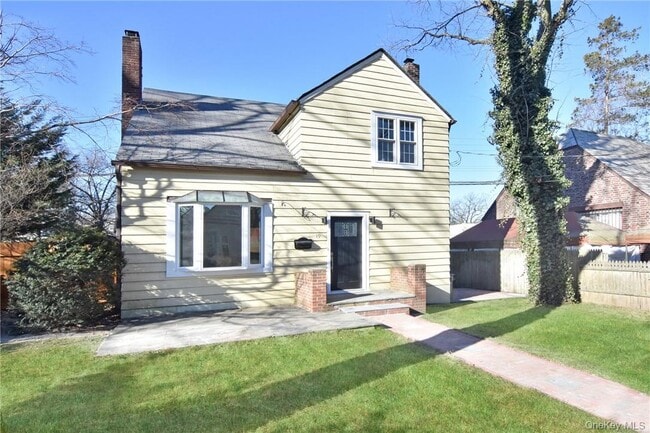 property at 19 Longmeadow Rd