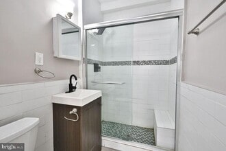4247 Locust St, Unit 0B-307 in Philadelphia, PA - Foto de edificio - Building Photo