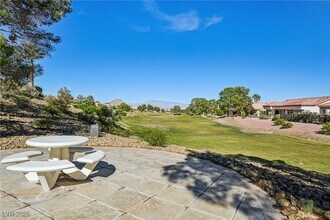 2504 Youngdale Dr in Las Vegas, NV - Foto de edificio - Building Photo