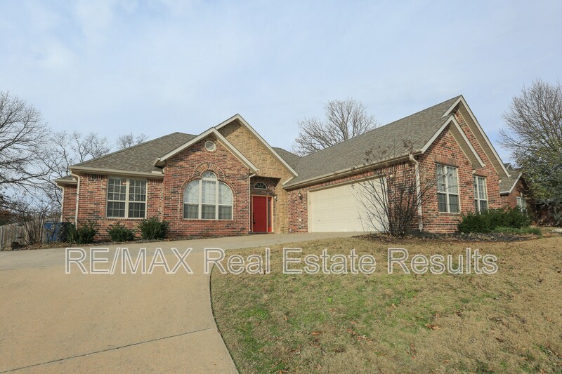 303 NW Palomino St in Bentonville, AR - Building Photo