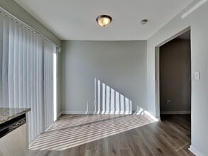 923 NE Westwind Cir in Lee's Summit, MO - Building Photo - Building Photo