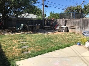 10178 Crawford Way in Sacramento, CA - Foto de edificio - Building Photo