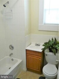 661 N 33rd St photo'