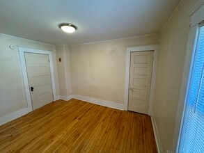 7 Elizabeth St in Hudson Falls, NY - Foto de edificio - Building Photo