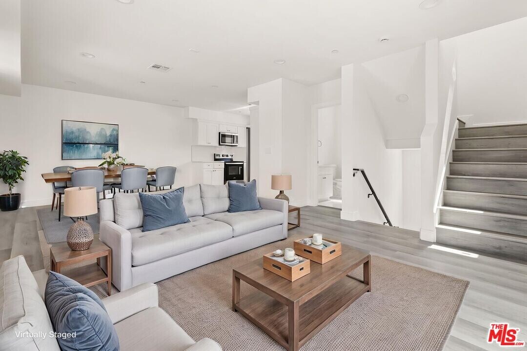 2936 West Blvd in Los Angeles, CA - Building Photo