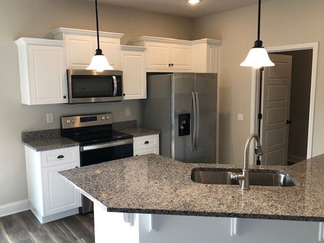 106 Chancellor Ct in Greenwood, SC - Building Photo - Building Photo
