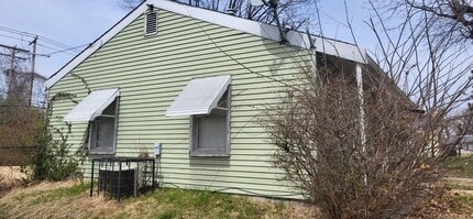 9877 Dennis Dr in St. Louis, MO - Building Photo - Building Photo