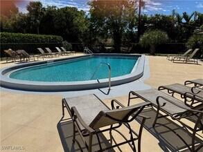 1101 Rosemary Ct in Naples, FL - Foto de edificio - Building Photo