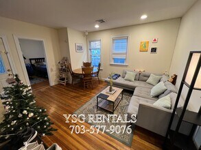 124 Browne St in Brookline, MA - Foto de edificio - Building Photo