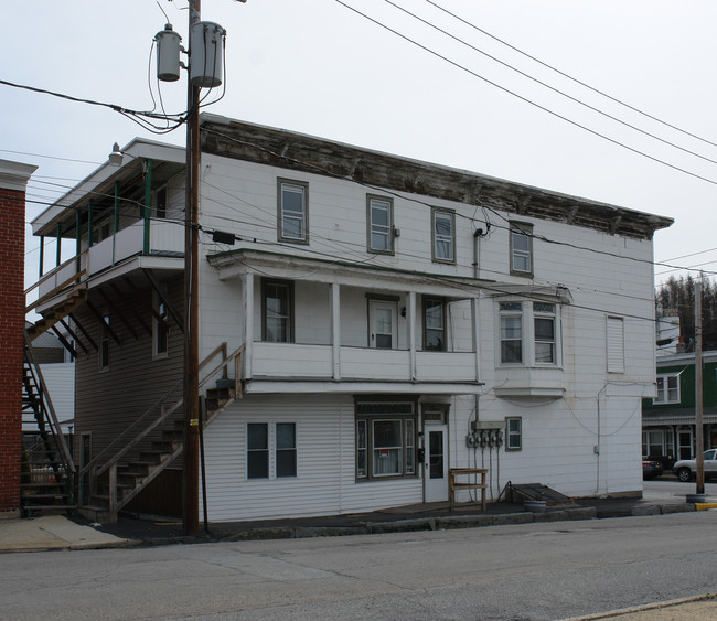 503 E Centre St in Shenandoah, PA - Building Photo - Building Photo