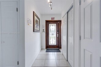 906 N 13th Ave in Hollywood, FL - Foto de edificio - Building Photo