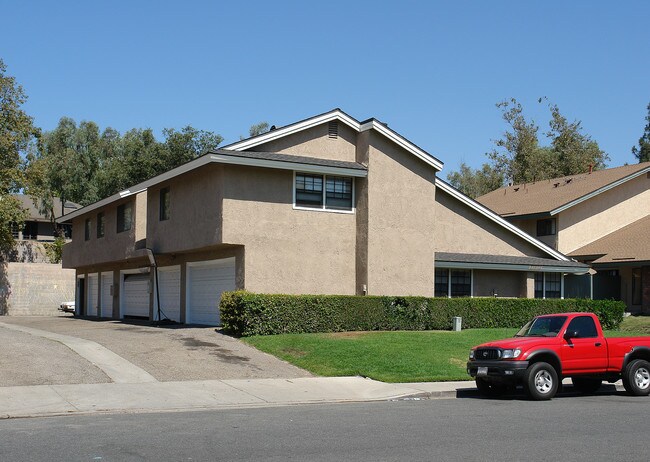 23011 Village Dr in Lake Forest, CA - Building Photo - Building Photo