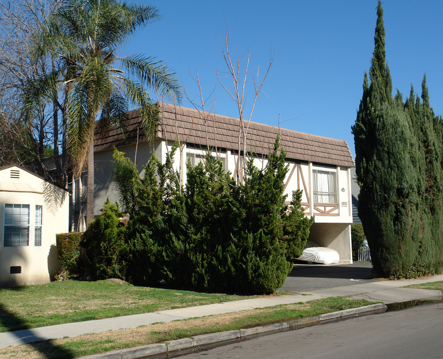 10855 Morrison St in North Hollywood, CA - Building Photo