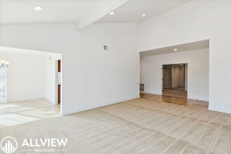 25 Sky Sail Dr in Newport Beach, CA - Building Photo - Building Photo