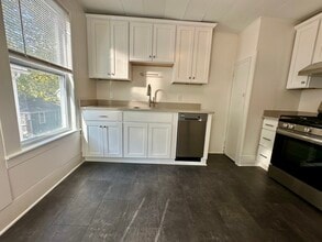 9 Summer St, Unit 2F in Northampton, MA - Building Photo - Building Photo