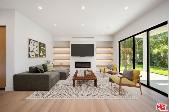 5658 Winnetka Ave in Los Angeles, CA - Building Photo - Building Photo