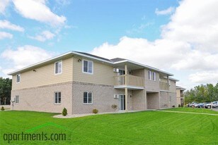 Timber Springs Apartments in Sheboygan Falls, WI - Foto de edificio - Building Photo