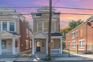 2136 Susquehanna St in Harrisburg, PA - Building Photo