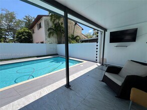 14720 SW 107th Terrace in Miami, FL - Building Photo - Building Photo